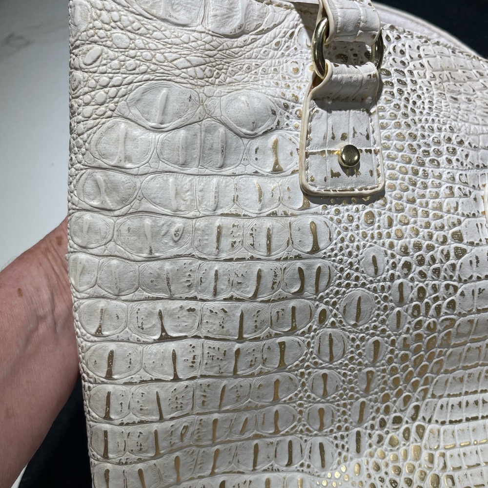 MARC FISHER Tote bag, approx 17”W x 13”H x 4”, White/gold Alligator look PVC - Picture 15 of 15